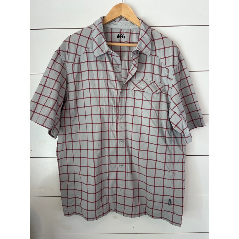 REI Mens XL Short Sleeve Button Up Shirt Grey Red Plaid Hiking Travel gorpcore